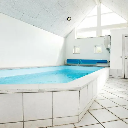 펜션 Enormous Holiday In With Swimming Pool Vestervig